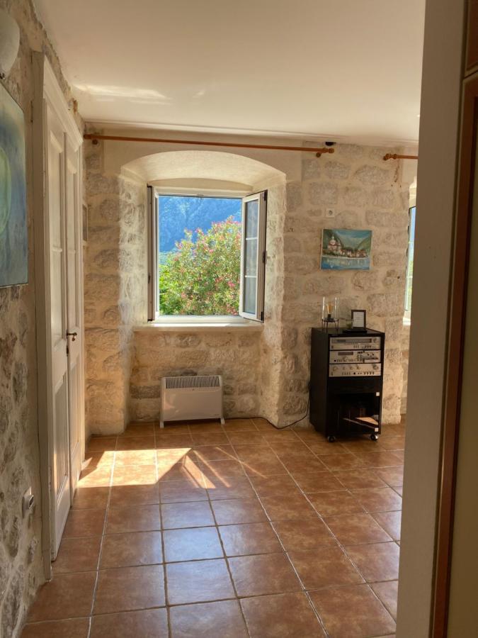Villaoldmariner Prčanj Buitenkant foto