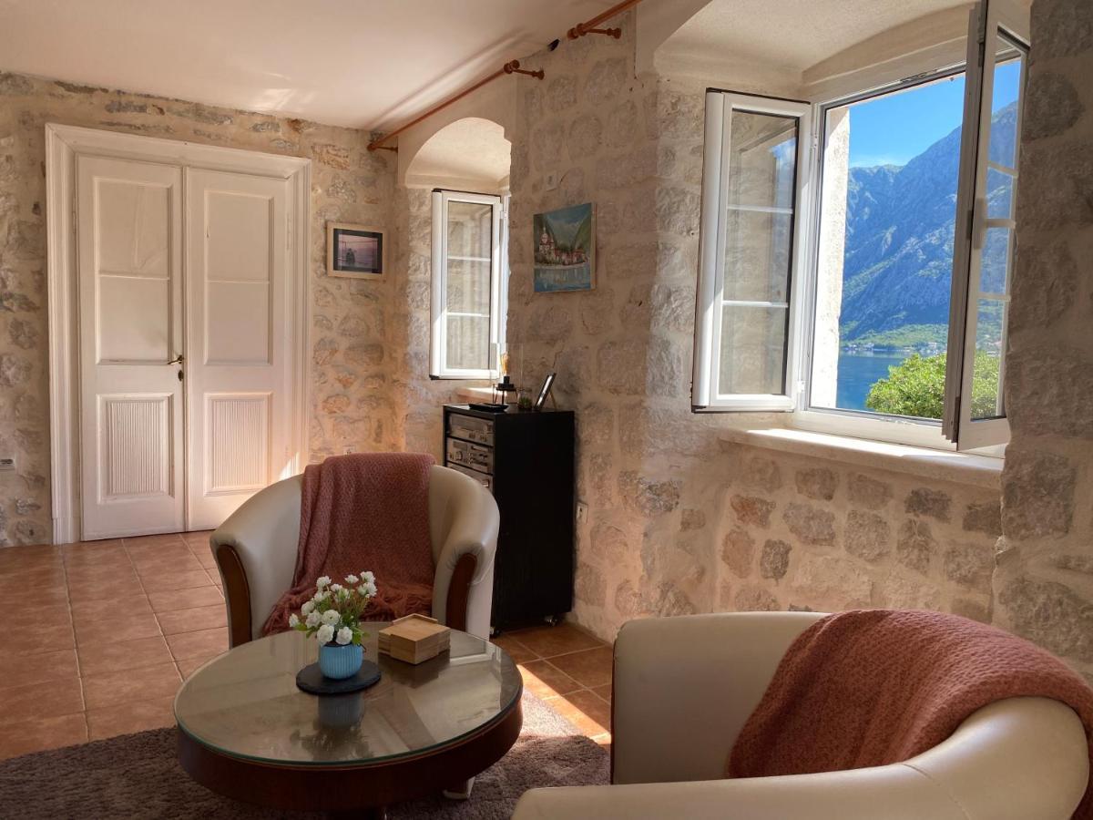 Villaoldmariner Prčanj Buitenkant foto