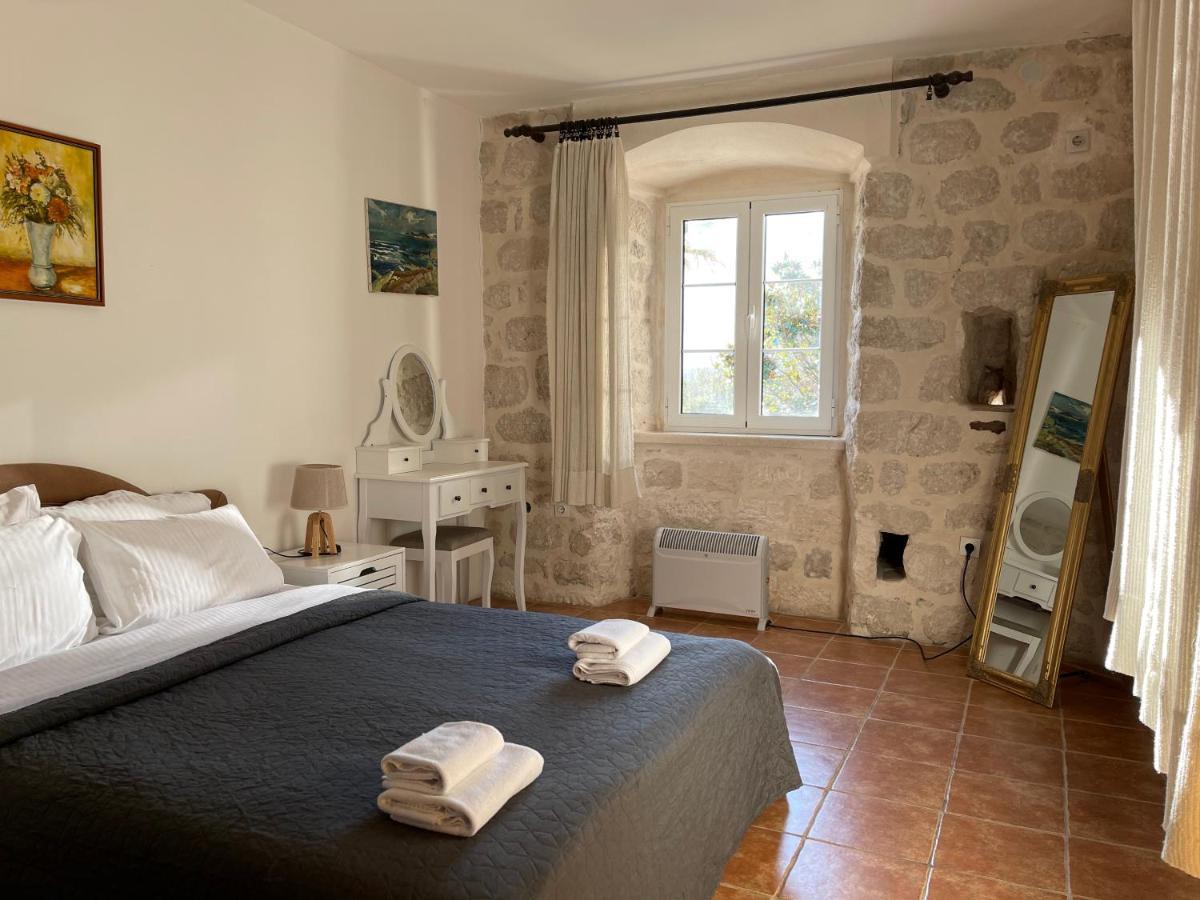 Villaoldmariner Prčanj Buitenkant foto