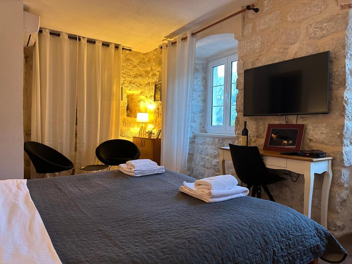 Villaoldmariner Prčanj Buitenkant foto