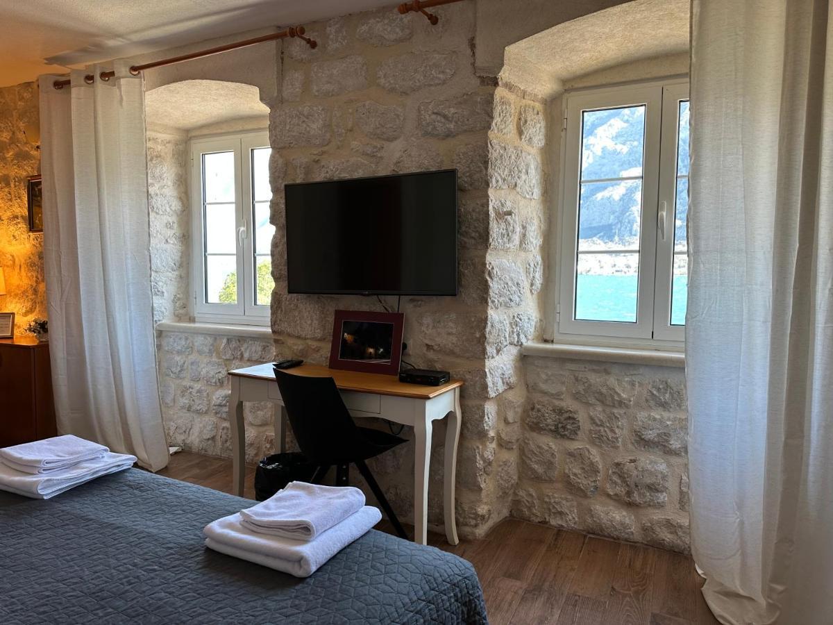 Villaoldmariner Prčanj Buitenkant foto