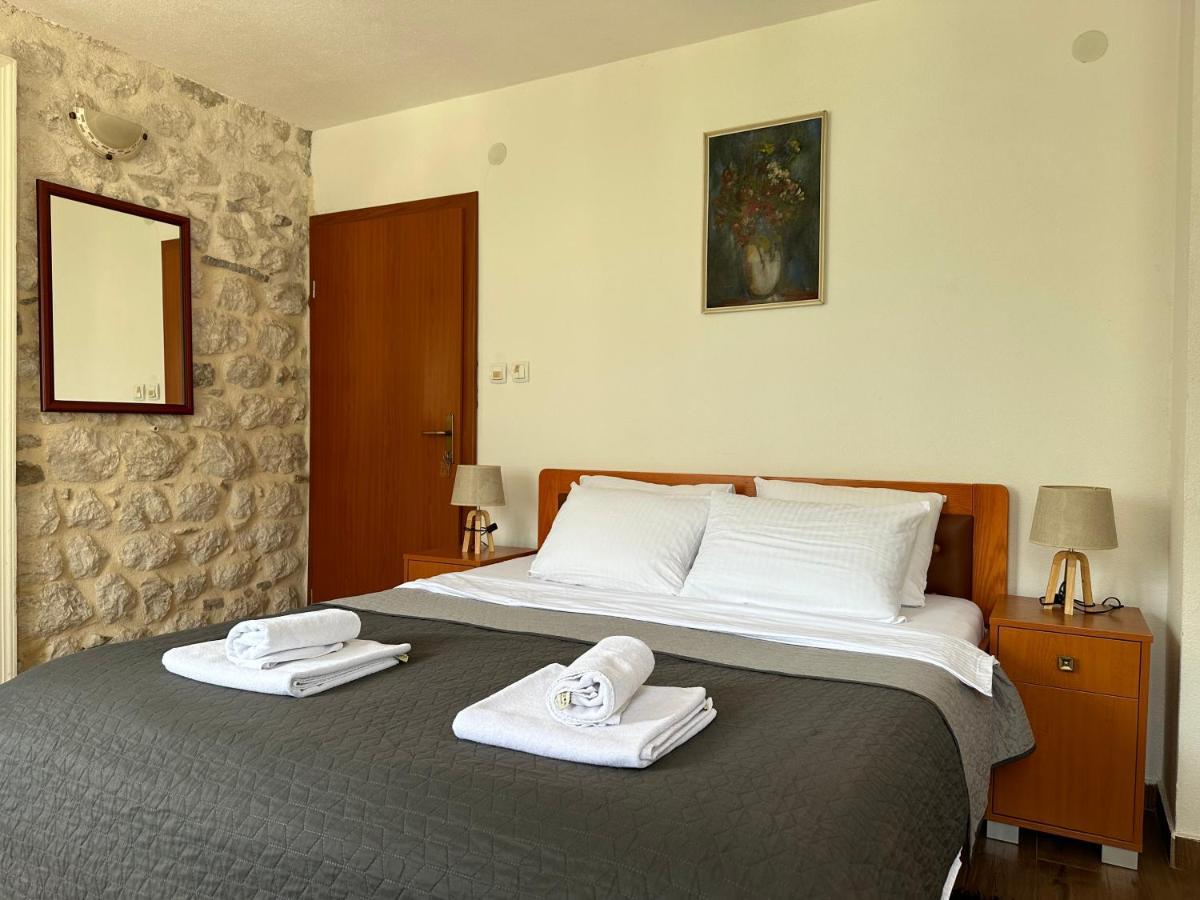 Villaoldmariner Prčanj Buitenkant foto